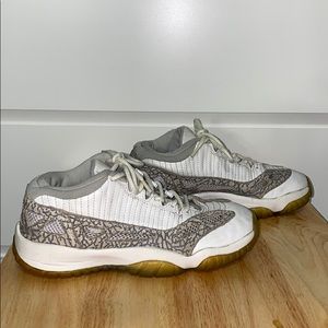 Jordan 11 Retro Low IE Colbat